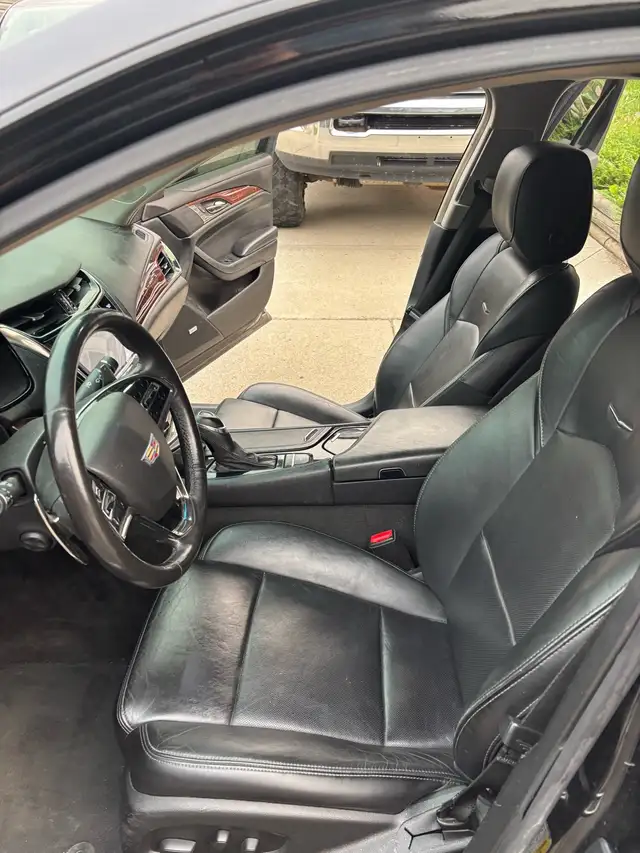 2015 Cadillac 548407619544698884