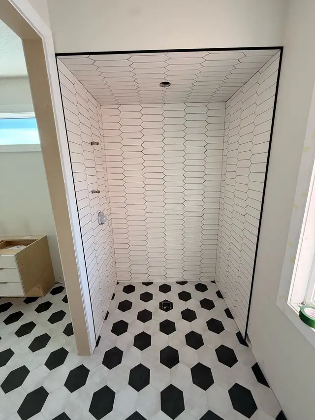 Tile installer / setter in Renovations, General Contracting & Handyman in Edmonton - Image 6