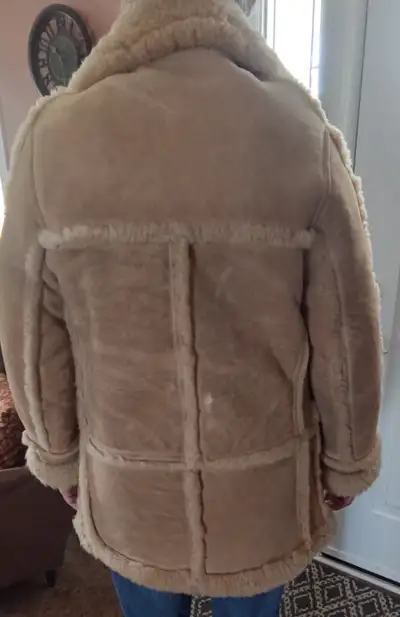 Men's jacket Size medium sheepskin, View more