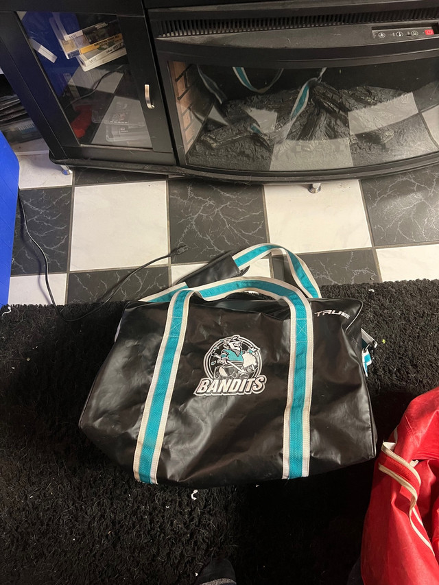 Goalie/Player Hockey Bags in Hockey in Hamilton - Image 4