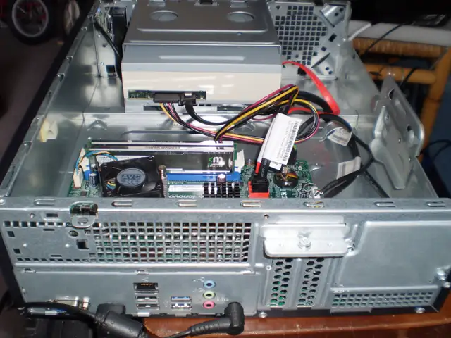 Desktop Computer CASE with Power Supply, Lenovo in Desktop Computers in City of Toronto - Image 4