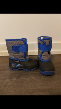 Icicles toddler boots size 5, brand new