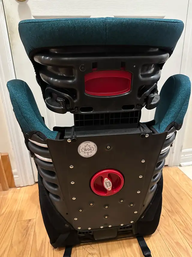Diono boost car seat (manufactured on 5/24/2018) in Strollers, Carriers & Car Seats in Markham / York Region - Image 6