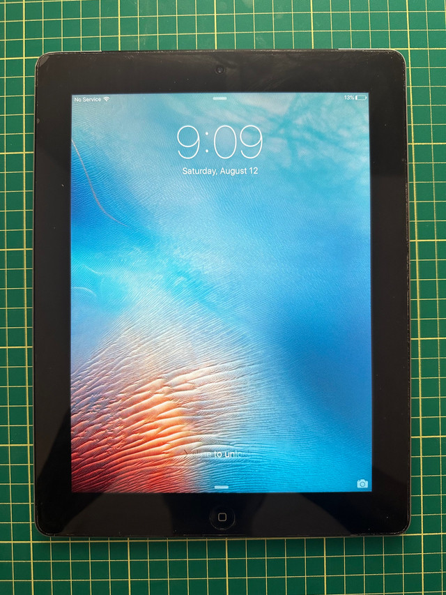 iPad (3rd generation) Wi-Fi + Cellular model: A1430 in iPads & Tablets in City of Toronto
