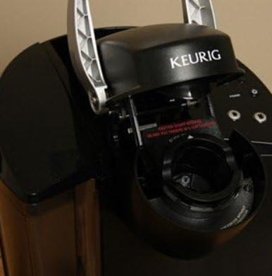 Keurig B40 Elite Brewing System, Black  - Lightly Used in Coffee Makers in Sarnia - Image 3