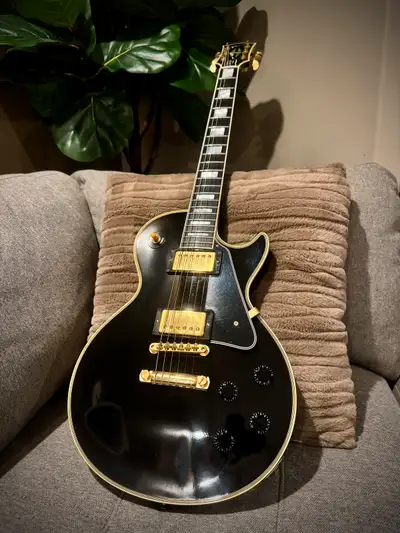 Hey there putting up a feeler ad (trade/sale) for my 2001 Gibson 1957 Les Paul Custom Art & Historic...