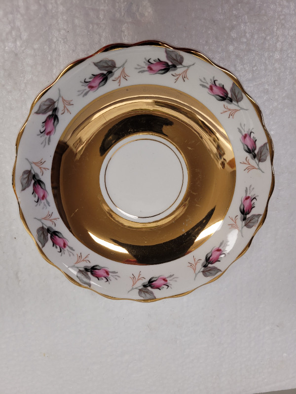 VTG #5124 Footed Rosina Cup & Saucer – Lots of Gold in Arts & Collectibles in Dartmouth - Image 4