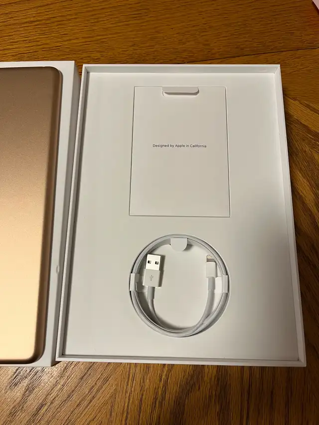 iPad 6th generation - for parts in iPads & Tablets in Oakville / Halton Region - Image 4