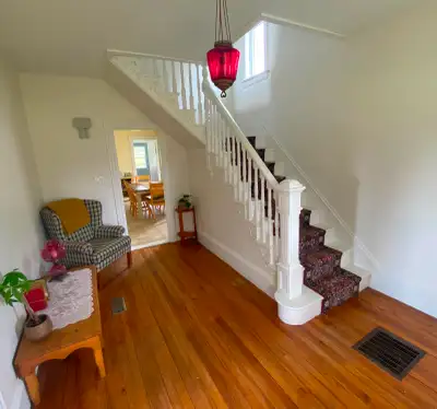 Furnished farmhouse with large yard available for winter rental (until May 31). Freshly painted and...