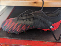 Men's  size 9 predator soccer shoes