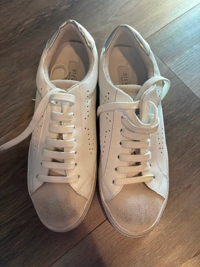 Steve Madden women’s sneaker in Women's - Shoes in Calgary - Image 3