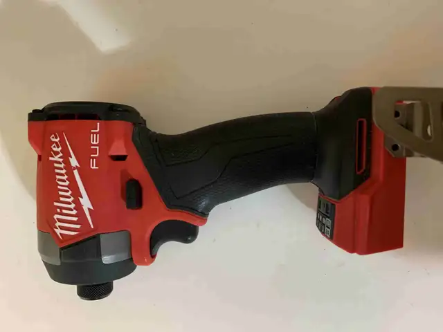 NEWEST BEST New M18 Fuel Gen 4, Hex Impact Drive Sells $305 in Power Tools in Barrie - Image 7