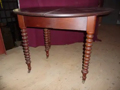 Extendable Table, View more