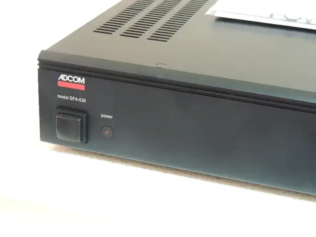 Adcom GFA-535 Stereo Power Amplifier in Stereo Systems & Home Theatre in Mississauga / Peel Region - Image 4