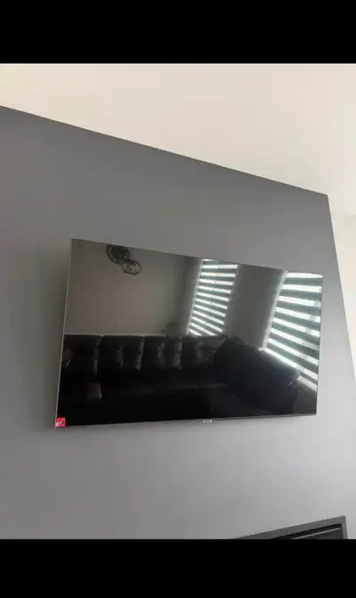 Samsung Smart TV 58” with full motion Tv wall mount, View more