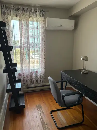 Spacious two-bedroom apartment available in a quiet fourplex, within walking distance to: • Universi...