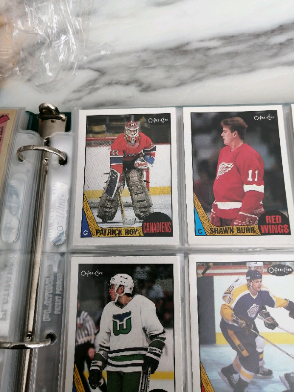 Opee Chee 87/88 hockey set. cards near mint in binder in Arts & Collectibles in Ottawa - Image 3
