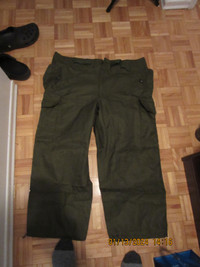 CANADIAN ARMY EXTREME COLD WEATHER WIND PANTS UNISSUED/ NEW NEW