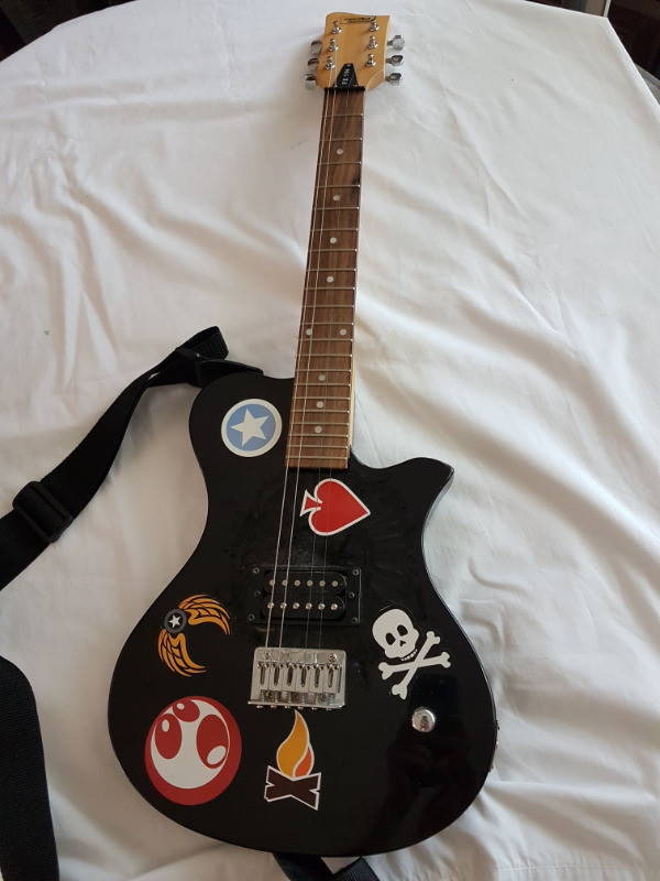 First Act Discovery Electric Guitar | Guitars | Barrie | Kijiji