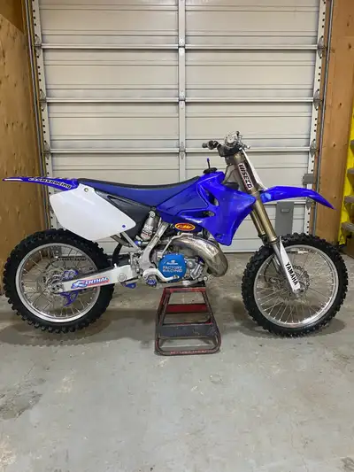 2007 Yz250 2stroke Big bore looking for cash or trade approx 20hrs on rebuild good compression, well...