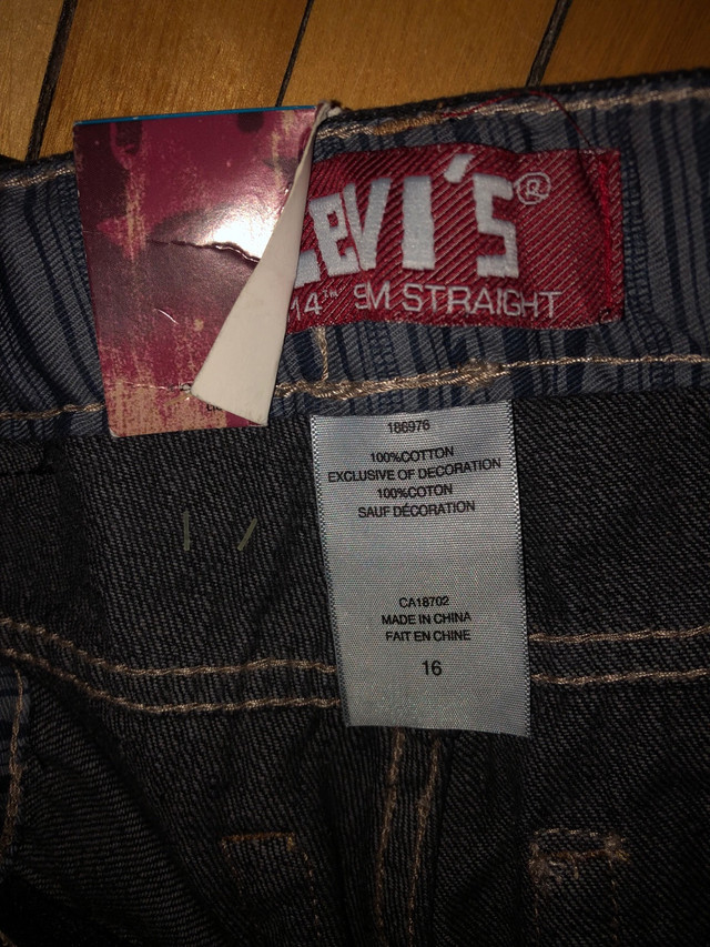 BRAND NEW SIZE 16 BOYS LEVI JEANS WITH TAGS STILL ATTACHED in Kids & Youth in Cambridge - Image 4