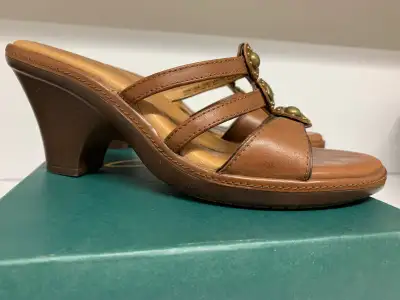 Sandales Clarks (grandeur 5 1/2), View more