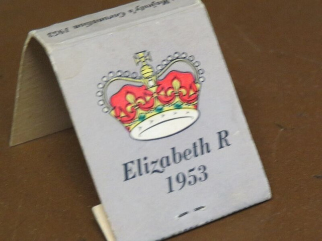 Carton d'allumette - Reine Élizabeth 2. dans Art et objets de collection  à Saguenay - Image 3