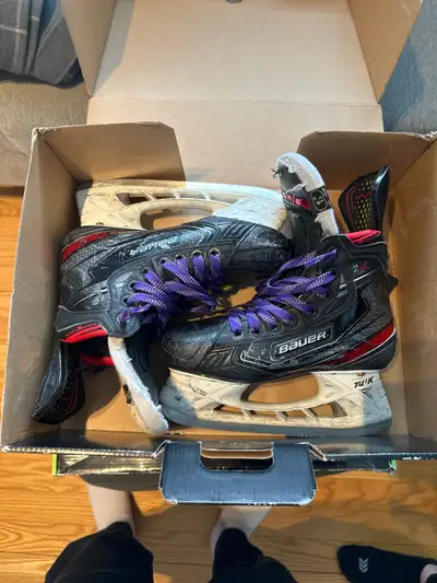 Youth skates size 1.5