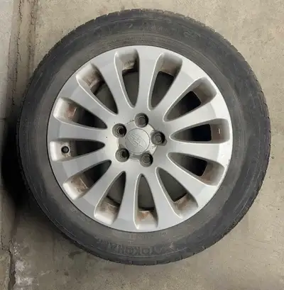 4 pneus sur les pneus 205/ 55 R16 Marque YOKOHAMA Bon état et forme 200$ 4 Tires on the mags 205/ 55...