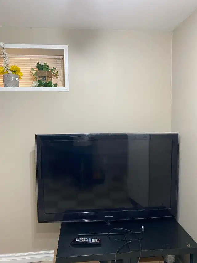 Samsung Tv 50” in TVs in Hamilton - Image 2