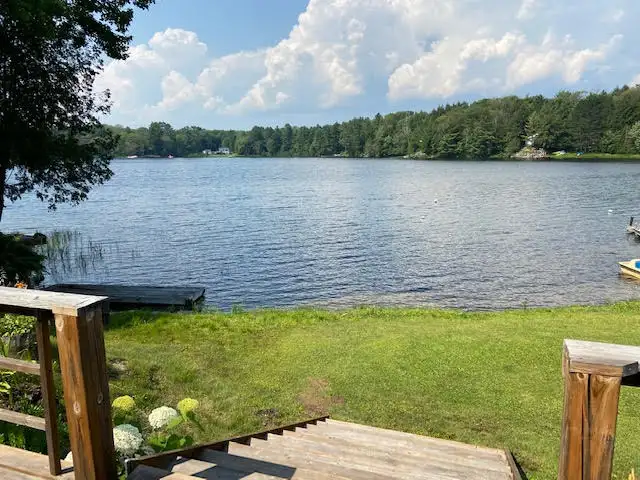 Beautiful Muskoka Cottage on Lake McKechnie! in Ontario in Canada - Image 11