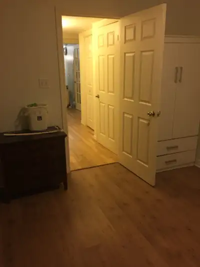 Unfurnished room for rent at the corner of Appleby and Upper Middle. Separate washroom, shared livin...