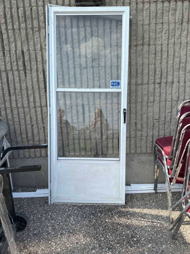 Free storm door Free Stuff Kitchener / Waterloo Kijiji