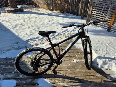 RALEIGH hybrid ebike with tire pump, bike lock, and new hel, View more