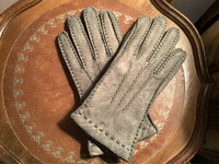 Vintage Ladies Grey Leather Gloves