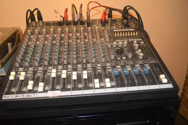 Mackie CFX12 Mixer (console) in Pro Audio & Recording Equipment in Sherbrooke - Image 5
