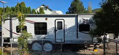 Truck and trailer combo 07 f150 king ranch and a 2015 jayco jayflight 26 foot bunkhouse. For sale in...