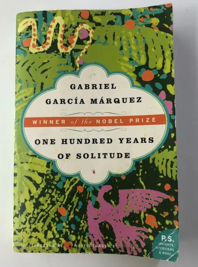 Afternoon, bus #167, reading book: One Hundred Years of Solitude