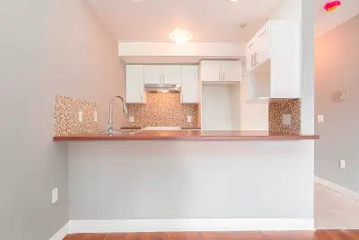 BIENVENUE CHEZ VOUS ! 1615 avenue de l’Église, J4P 2C7 Pas de doute vous tomberez en amour avec ce s...