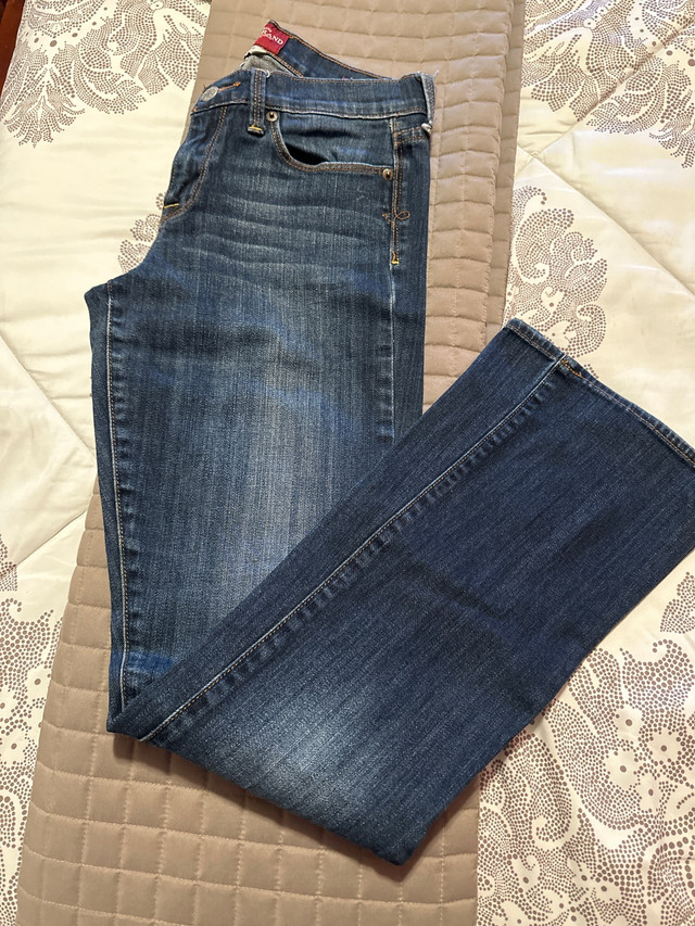 Lucky brand jeans  in Women's - Bottoms in Windsor Region - Image 3