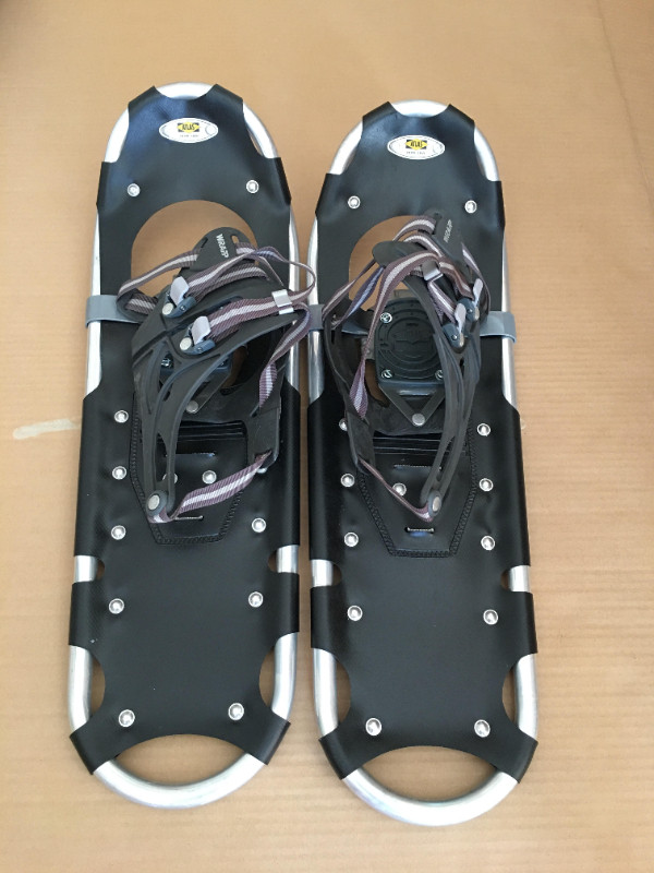 Atlas Snowshoes Size: 8 x 25 in Ski in Oakville / Halton Region