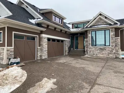 Experienced exterior painting service. Builders, homeowners, seniors. Insured and qualified. Call Ke...