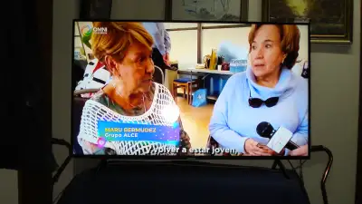 Samsung smart Tv 55"  UN55RU7300F, View more