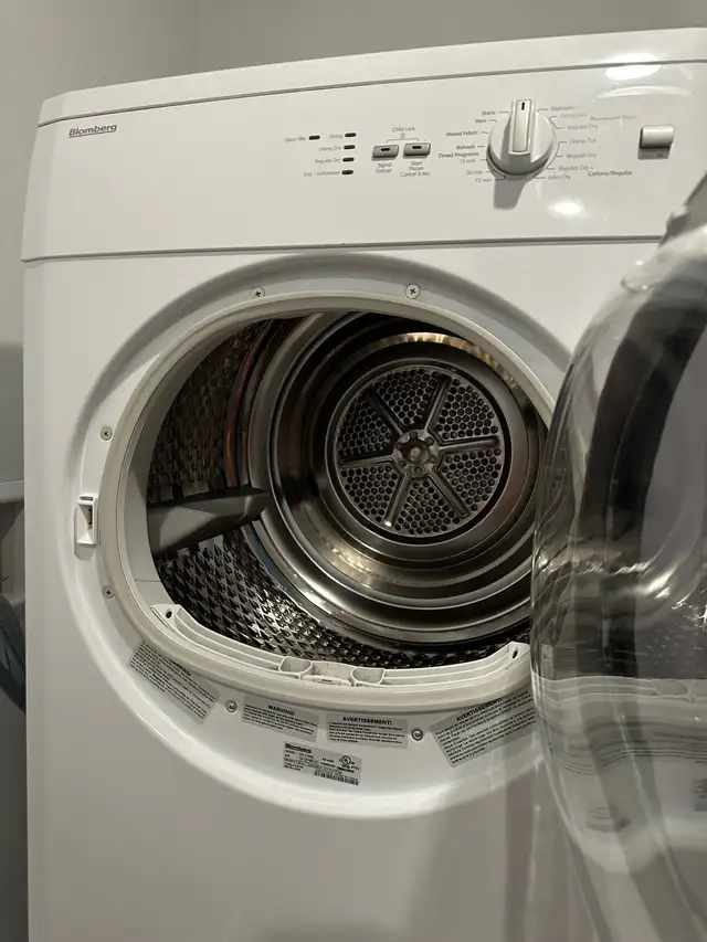 Blomberg 24-Inch Stackable Washer-Dryer Set492244721457571841