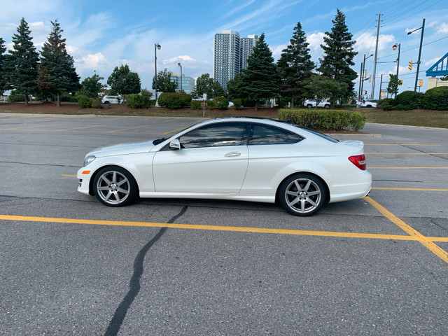 2014 Mercedes C350 4matic in Showroom condition in Cars & Trucks in Markham / York Region - Image 3
