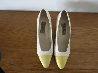 AMALFI SHOES / PUMPS Size 8 1/2 AA, Made in Italy, like new, View more