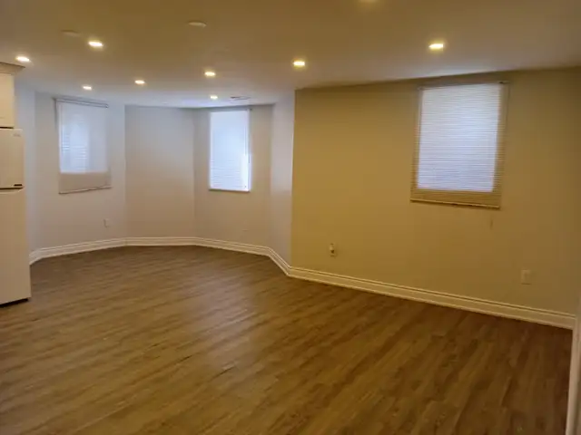 Basement for rent in milton in Room Rentals & Roommates in Oakville / Halton Region - Image 9