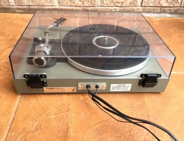 Vintage Technics SL-20 Record Player (serviced) in Stereo Systems & Home Theatre in City of Toronto - Image 6