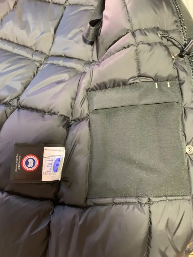 Canada goose black Victoria parka in Women's - Tops & Outerwear in Cape Breton - Image 5