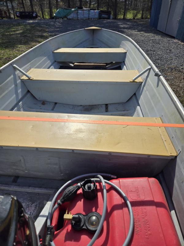 12 ft aluminum boat in Powerboats & Motorboats in Gatineau - Image 4